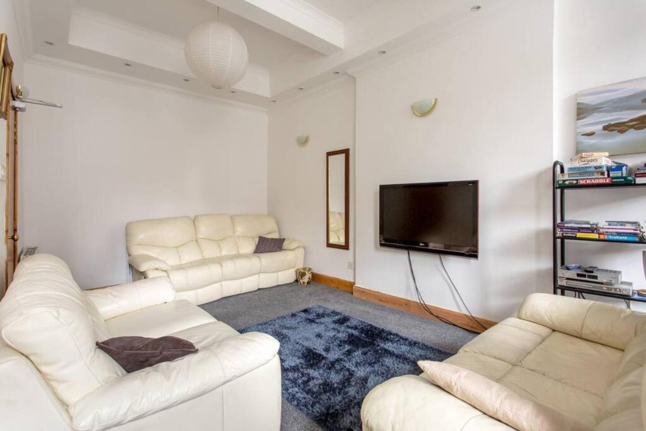 Joivy 3 Bed Flat In Old Town, Close To Grassmarket Edimburgo Esterno foto