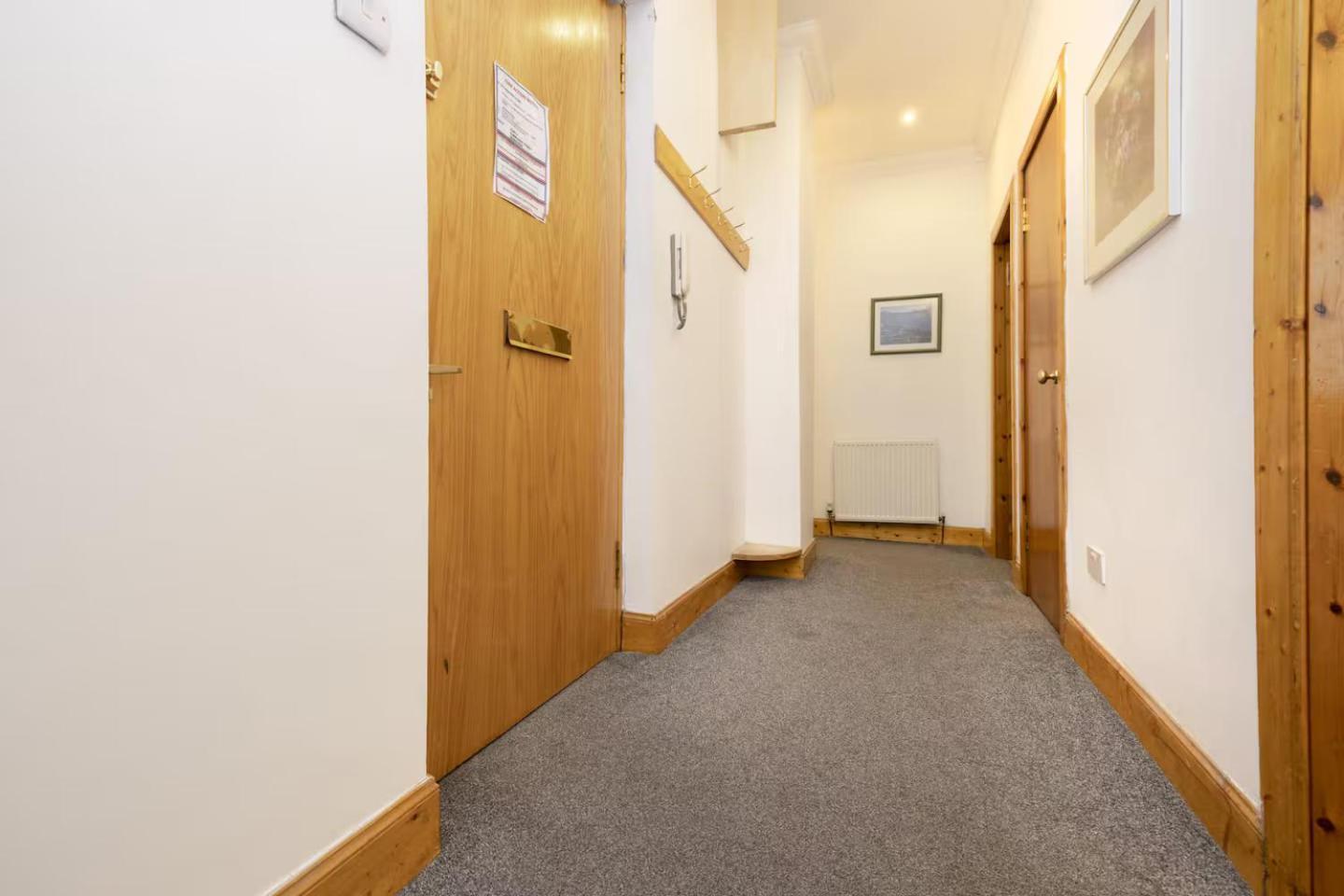 Joivy 3 Bed Flat In Old Town, Close To Grassmarket Edimburgo Esterno foto