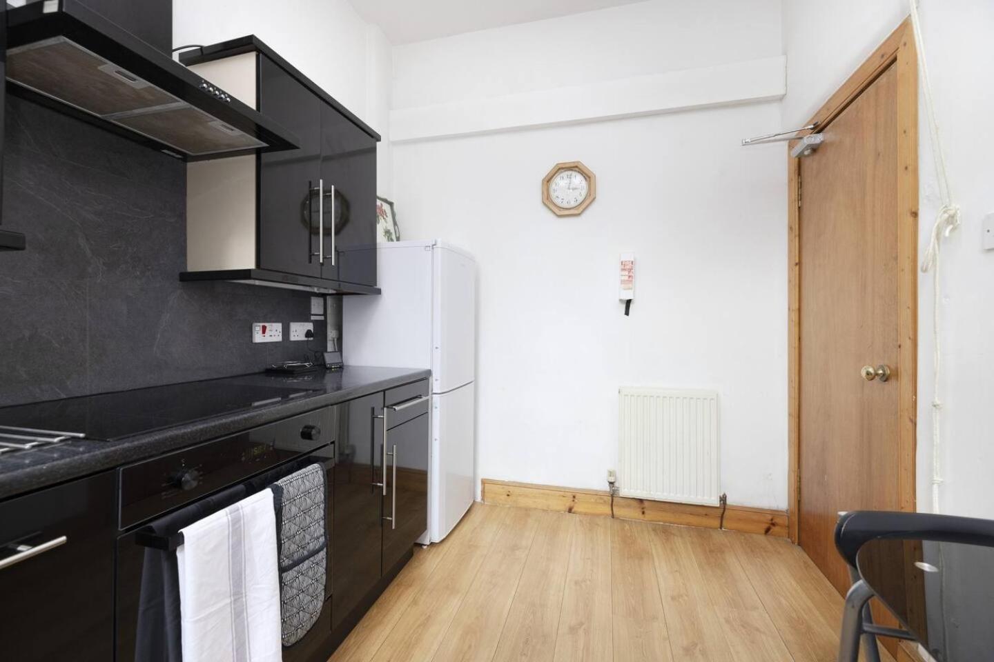 Joivy 3 Bed Flat In Old Town, Close To Grassmarket Edimburgo Esterno foto