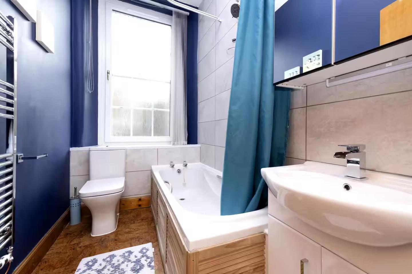 Joivy 3 Bed Flat In Old Town, Close To Grassmarket Edimburgo Esterno foto